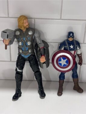 Marvel Action Figures Thor and iron man